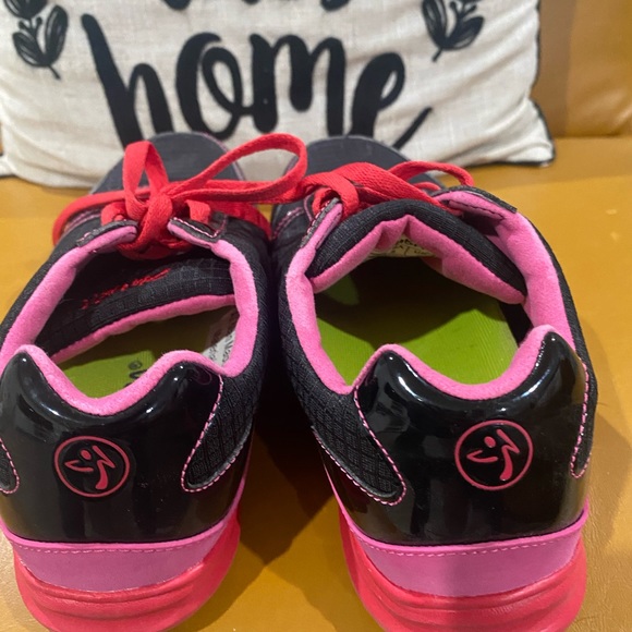 Zumba size 8 shoes in great condition. - Picture 2 of 6
